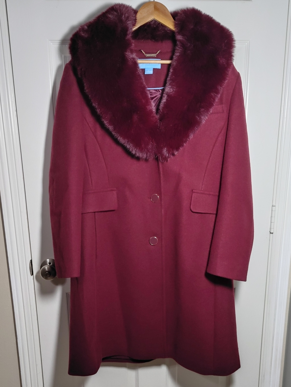 Women's Draper James RSVP V-Neck Long Sleeve Dress Coat in the burgundy